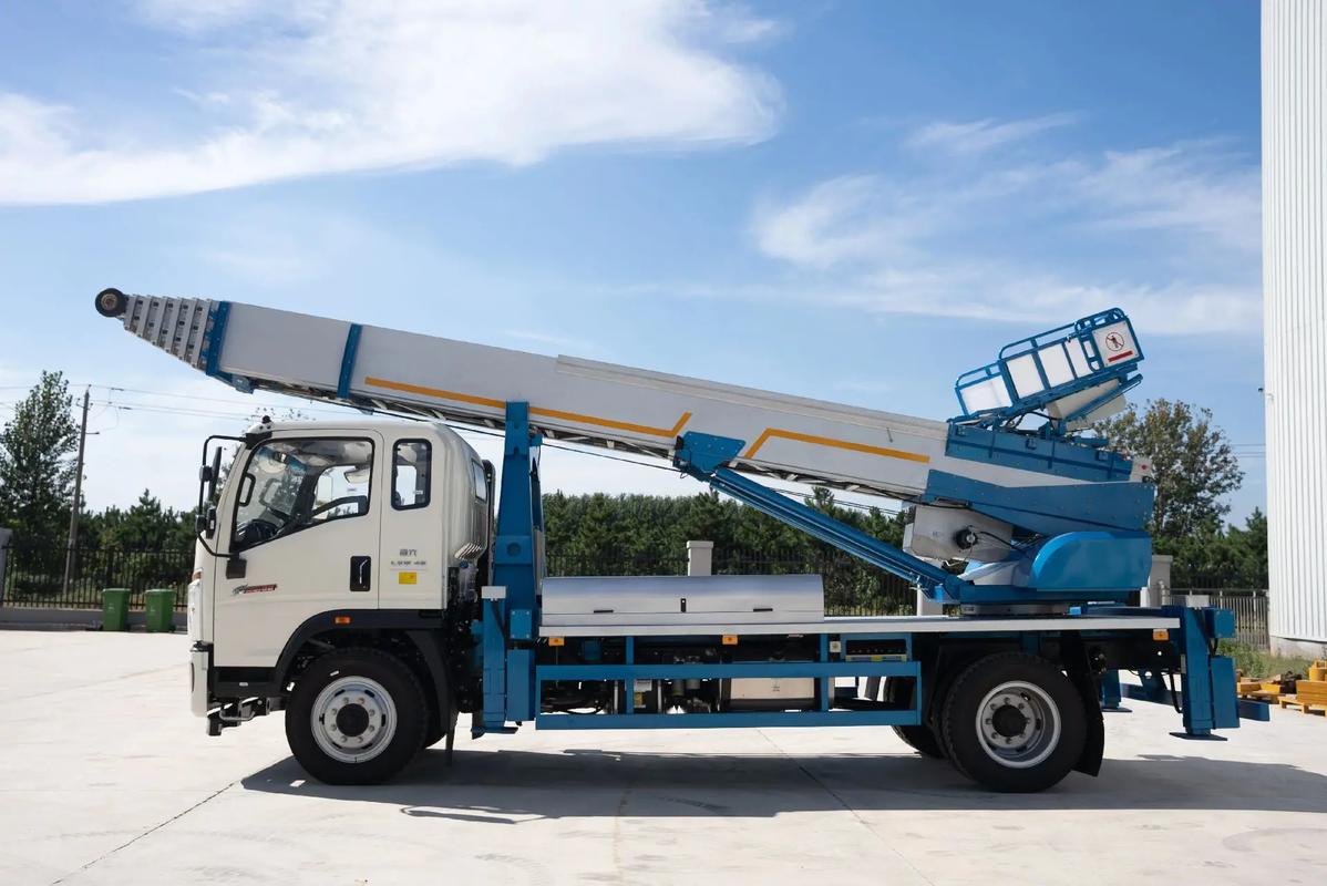 栾城县云梯上料车租赁费用